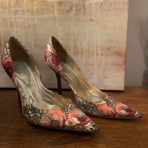 Guess Pump Heels